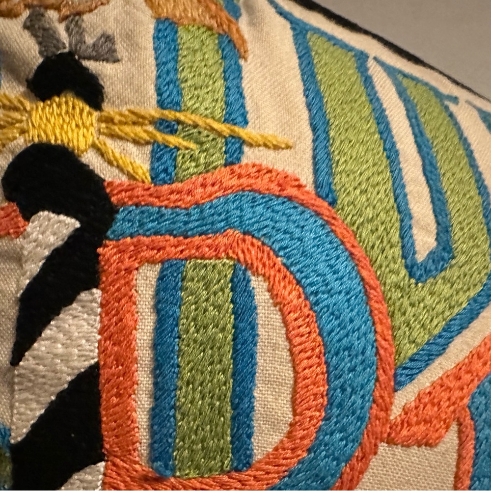 Rare Catstudio Outer Banks Embroidered Pillow 100% Organic Cotton - Picture 5 of 12